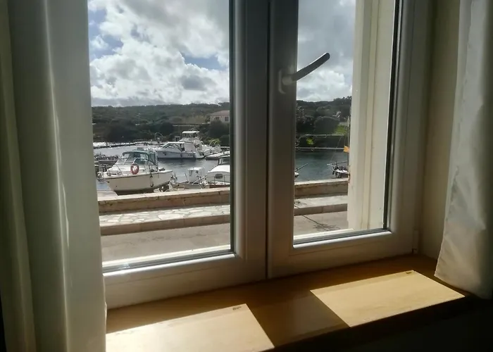 Domo Sul Porto Стинтино