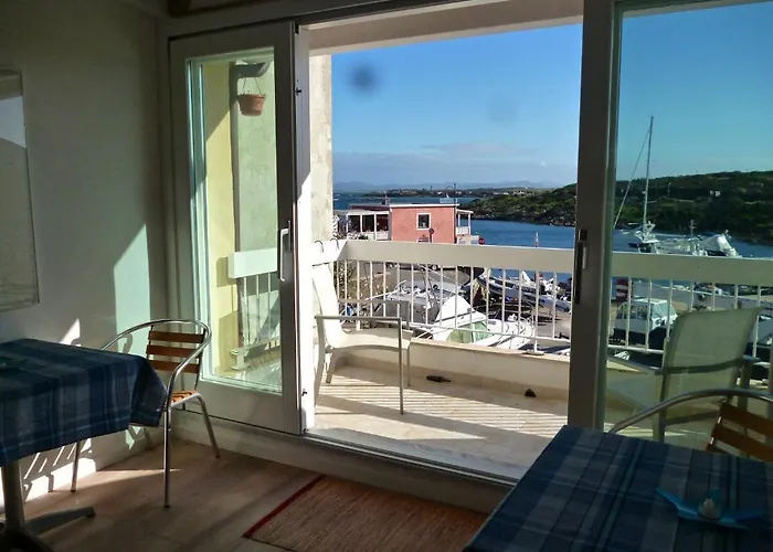 Domo Sul Porto Стинтино